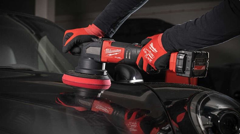 ARTICLE ZONE OUTILLAGE - Polisseuse orbitale sans fil M18 FROP21 Milwaukee : un polissage rapide et 