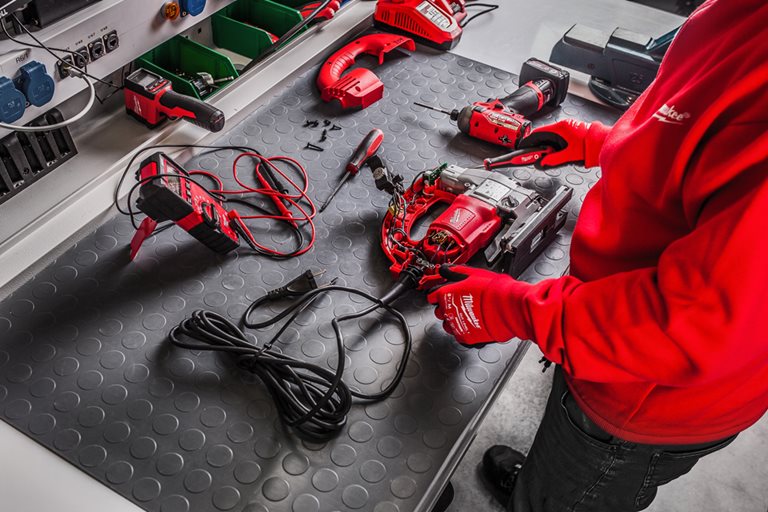Milwaukee Tool Latvia | Akumulatora, Ar vadu, Rokas instrumenti ...