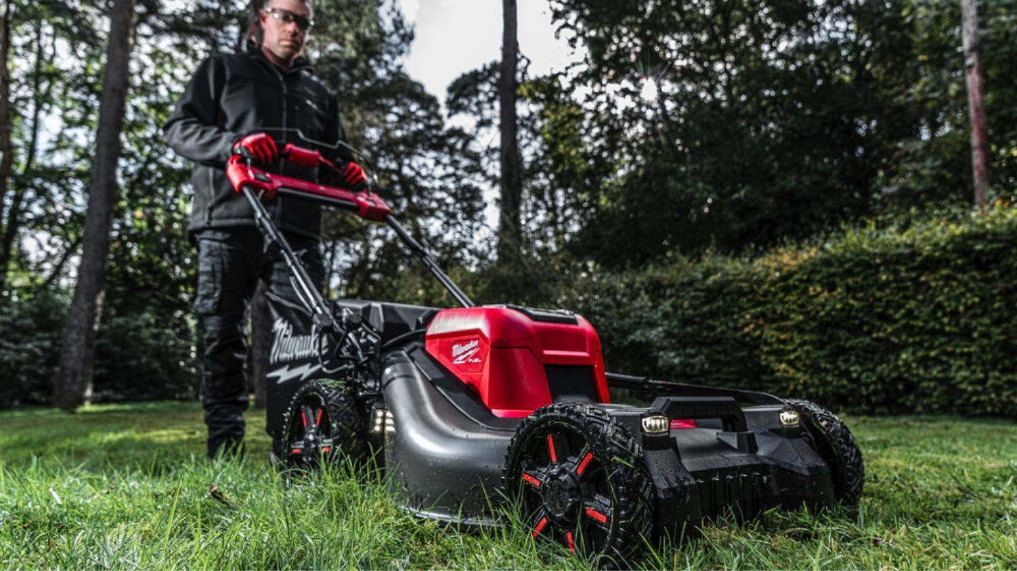 M18 FUEL™ 53 cm akkuruohonleikkuri