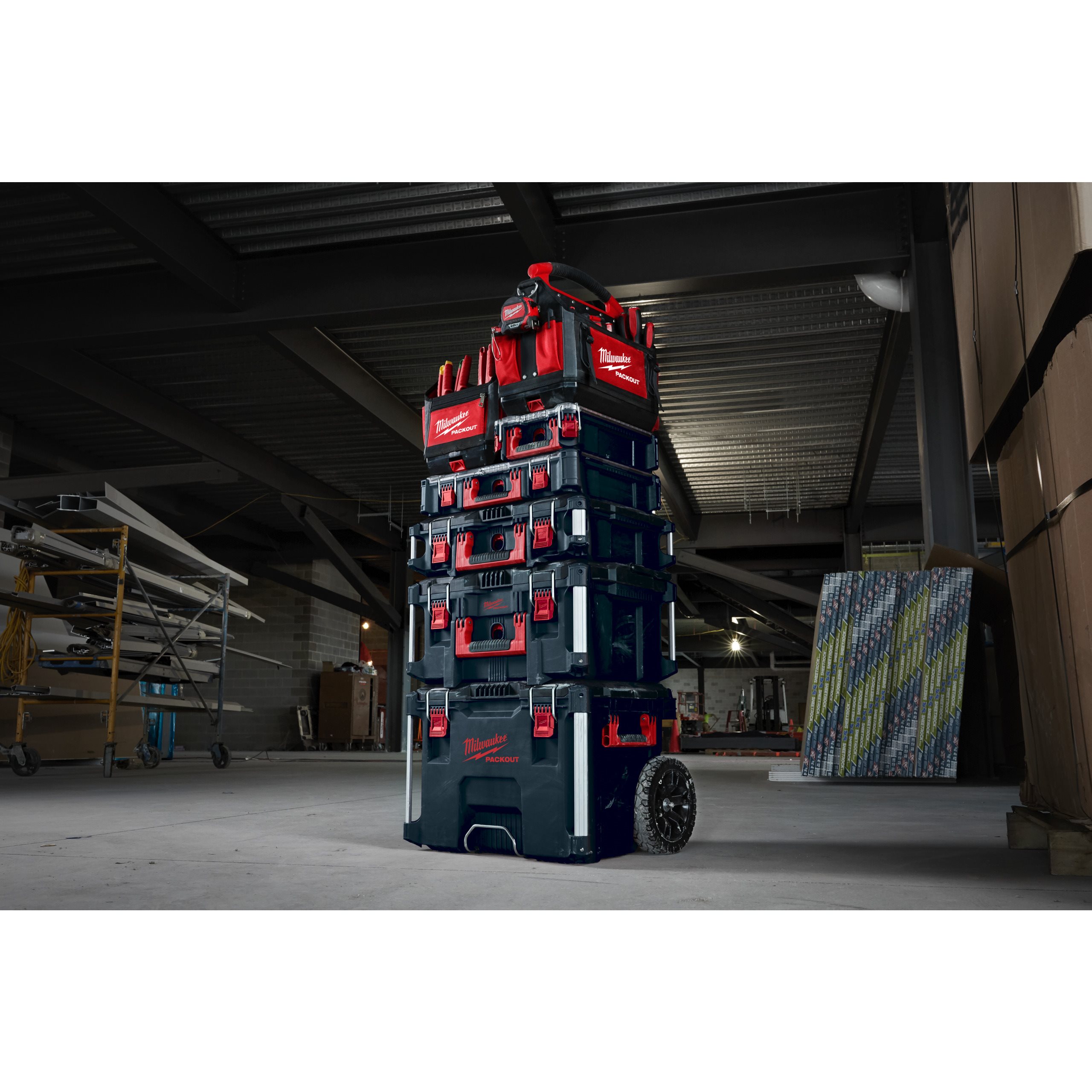 Milwaukee Packout™ Trolley Suitcase 560mm x 410mm x 480mm 4932464078 