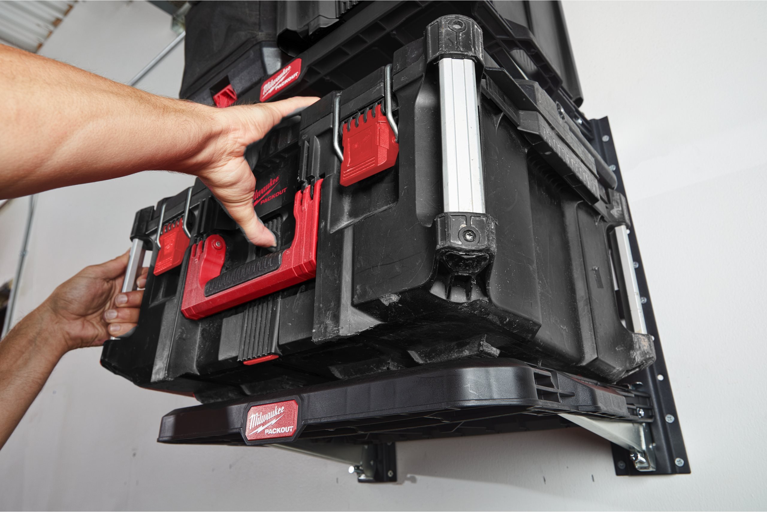 PACKOUT™ Racking System | PACKOUT™ Mounting | Milwaukee Tool UK