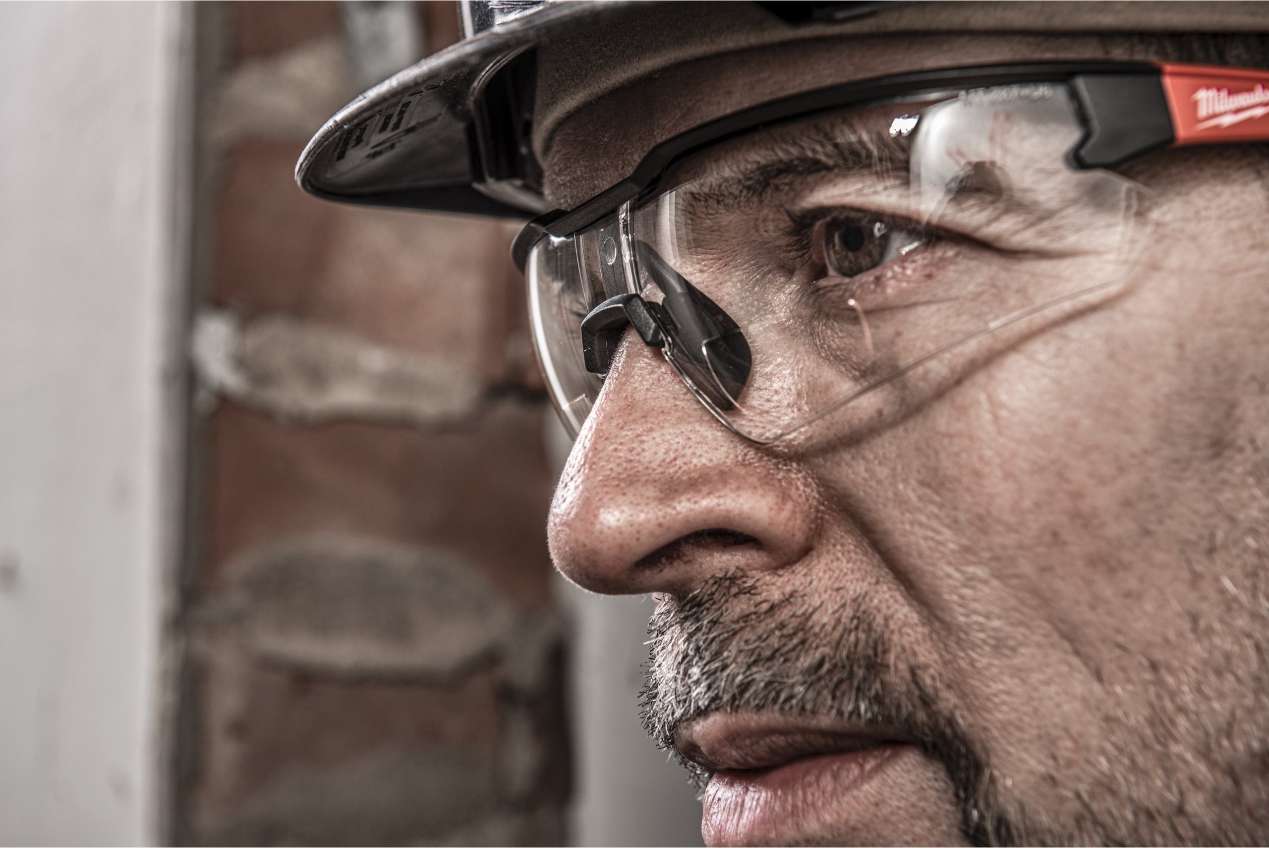 Safety Magnifying Magnified Safety Glasses | Safety Glasses | Milwaukee Tool UK