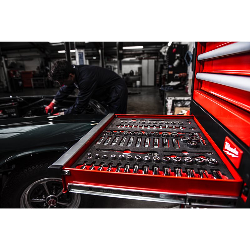 Milwaukee 3/8" pěnová vložka s nástrčnými klíči a ráčnou 32 ks