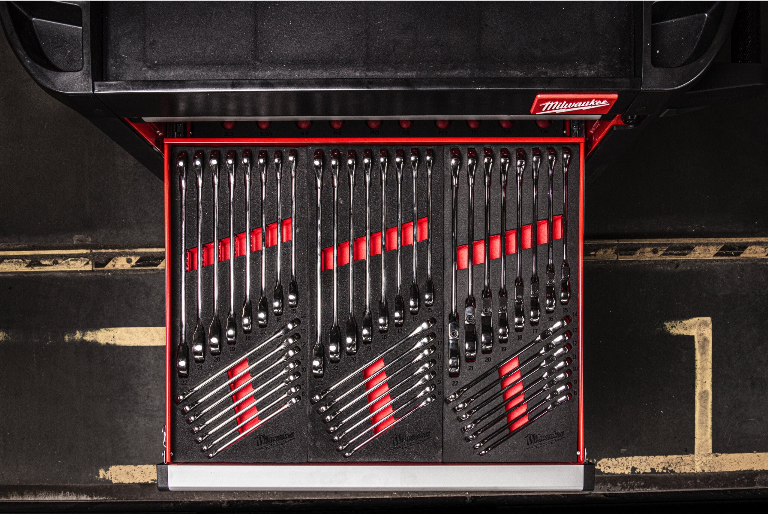 Milwaukee 2854-22 M18 FUEL GEN-3 18V Li-Ion 3/8 In. Compact Impact Wrench Kit, Impact Wrenches - Canada - Foto 4