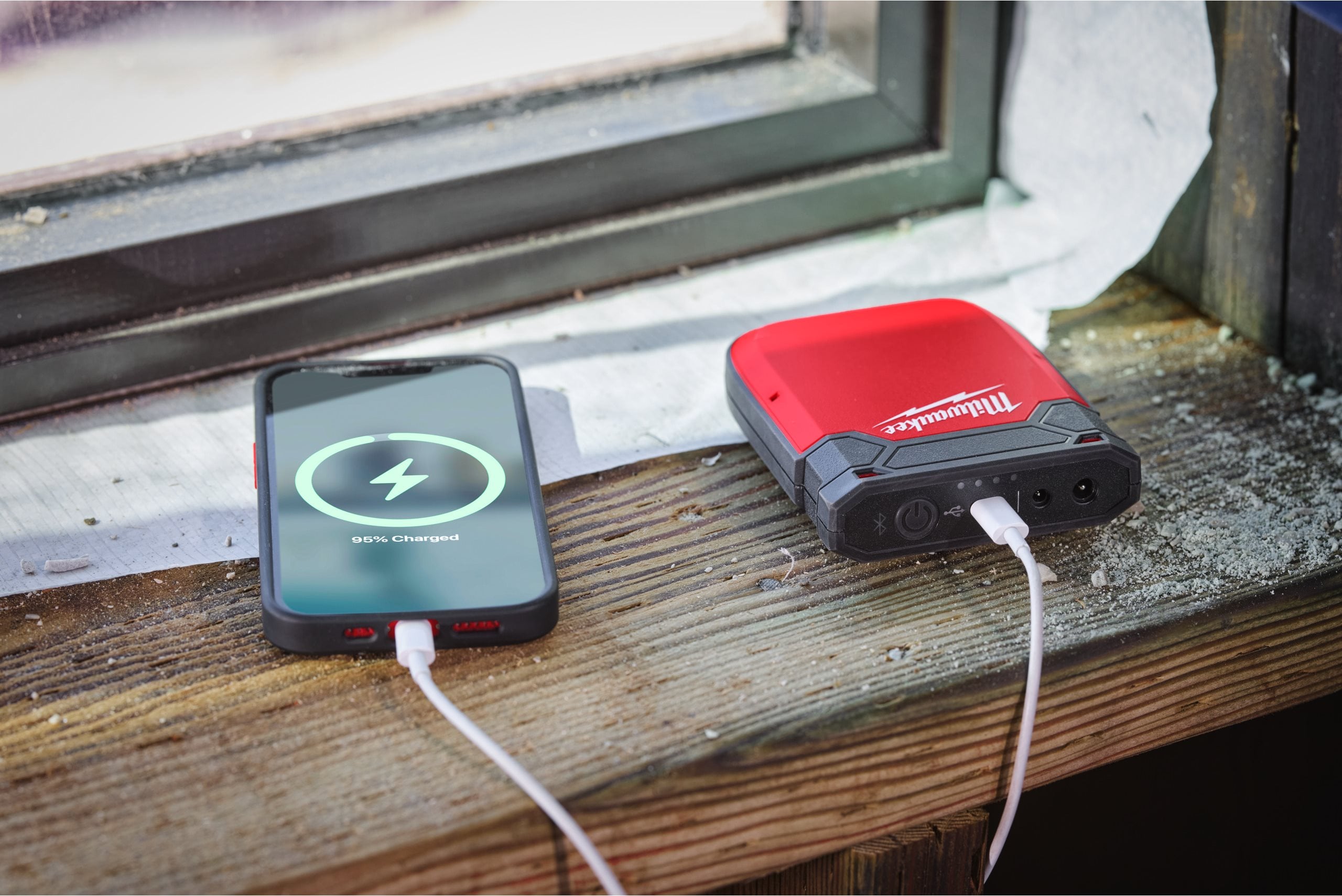 Heated Gear Power Source Batteries Milwaukee Tool EU heated-gear-power-source-batteries-milwaukee-tool-eu