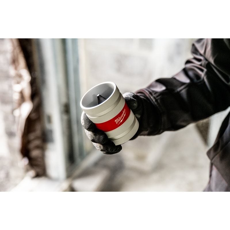 Milwaukee Univerzální odhrotovač trubek (Cu, AL, Inox, PVC) 10 - 54mm