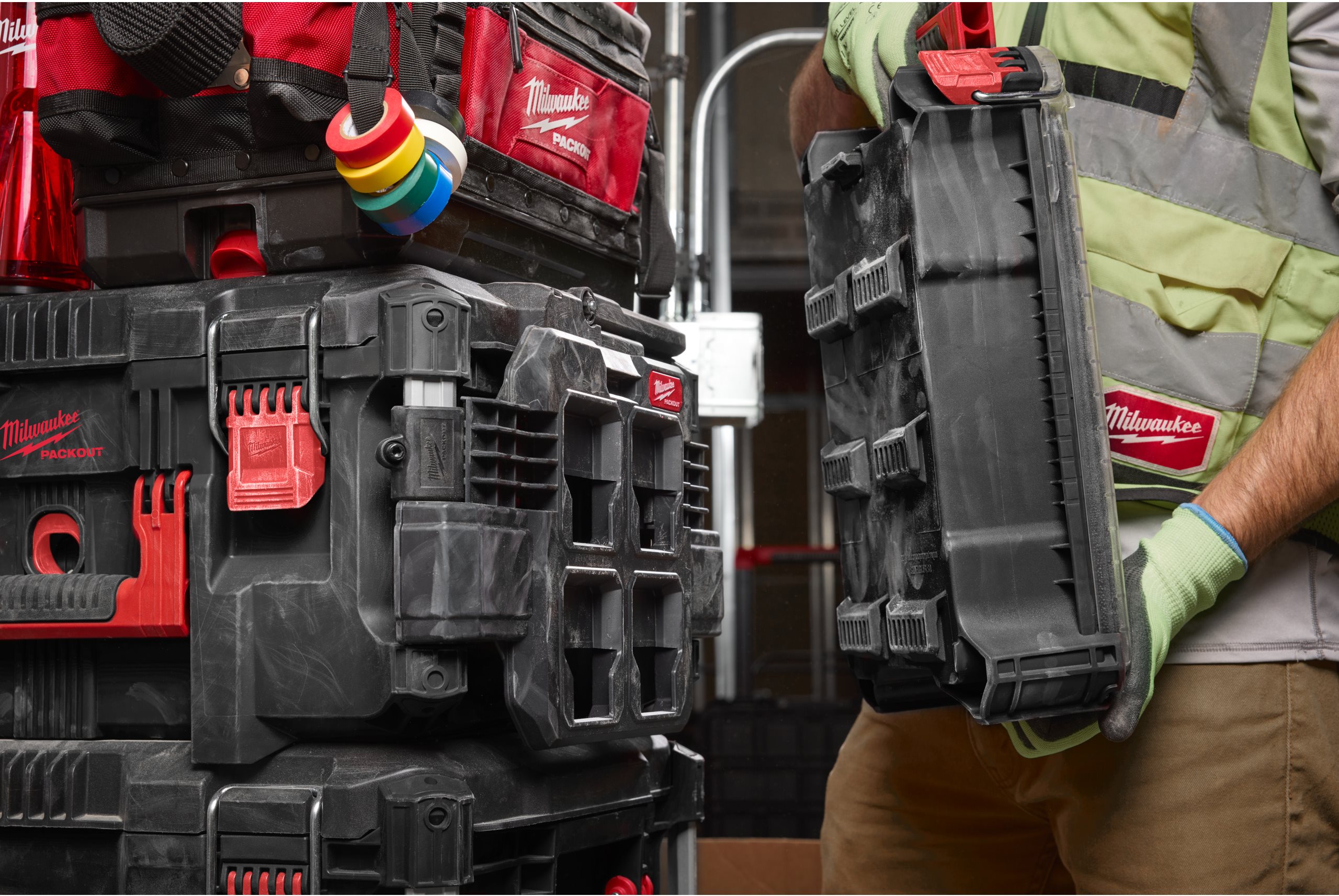Packout Side Mount Pocket Rail | PACKOUT™ Side Mounts | Milwaukee Tool BE