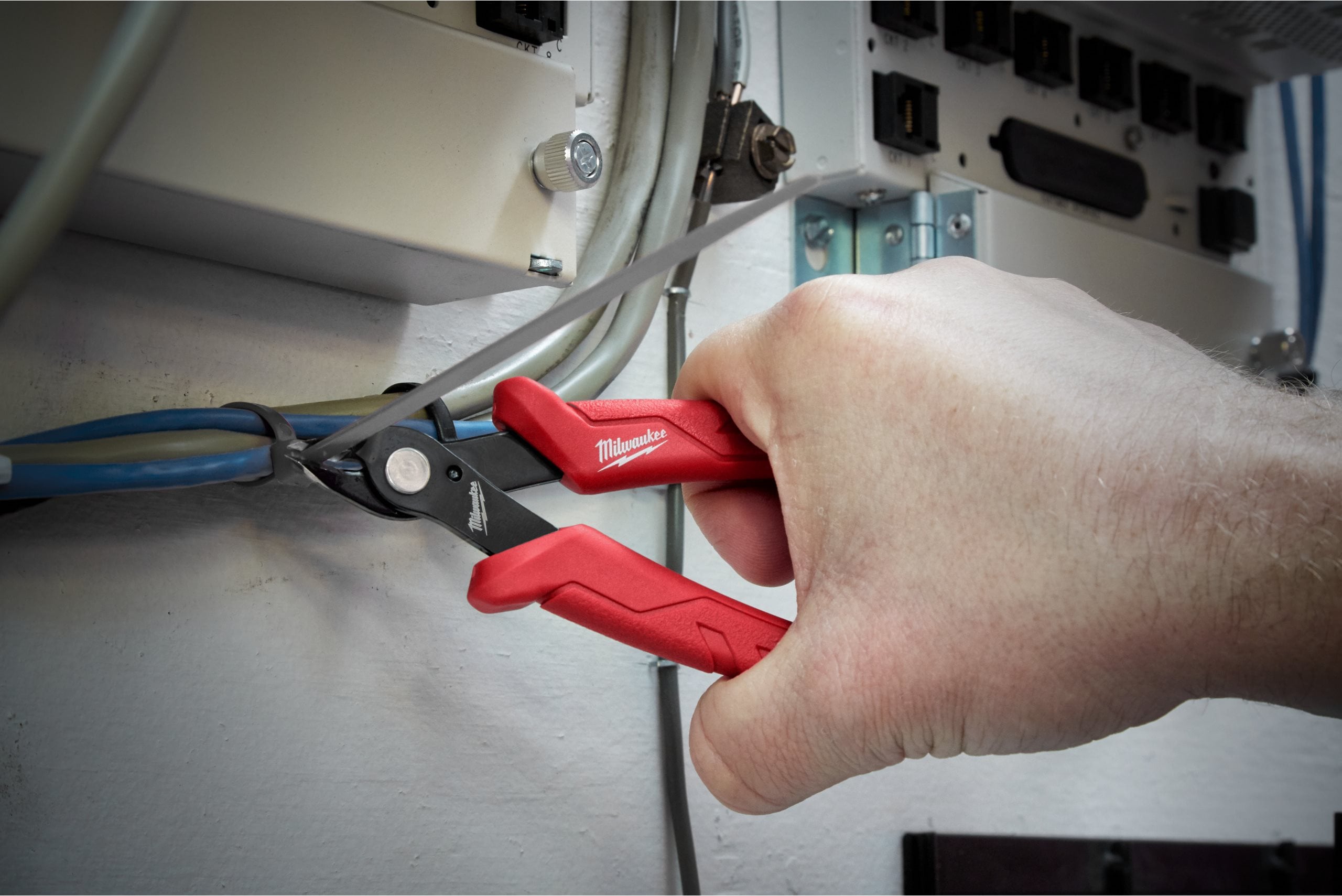 Flush Rework Tool Mini Flush Cutters | Snips And Scissors | Milwaukee Tool EU