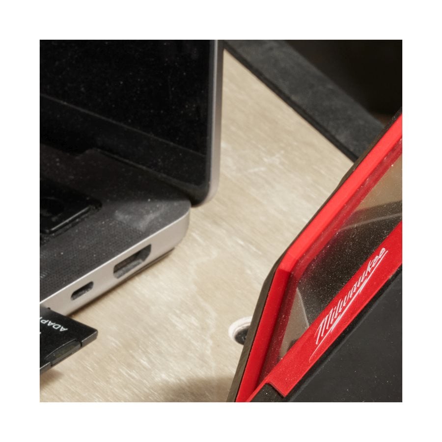 Milwaukee M12 360IC12-201C pri delu