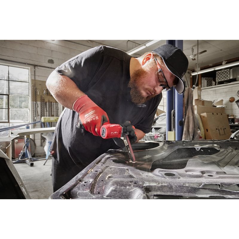 Milwaukee M12 FBFL10-402B Pásová pilníková bruska - 10 mm