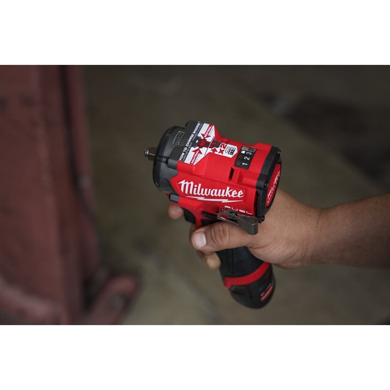 Milwaukee M12 FCIWF12G3-0 1/2 rázový utahovák poj. kroužek - 746Nm