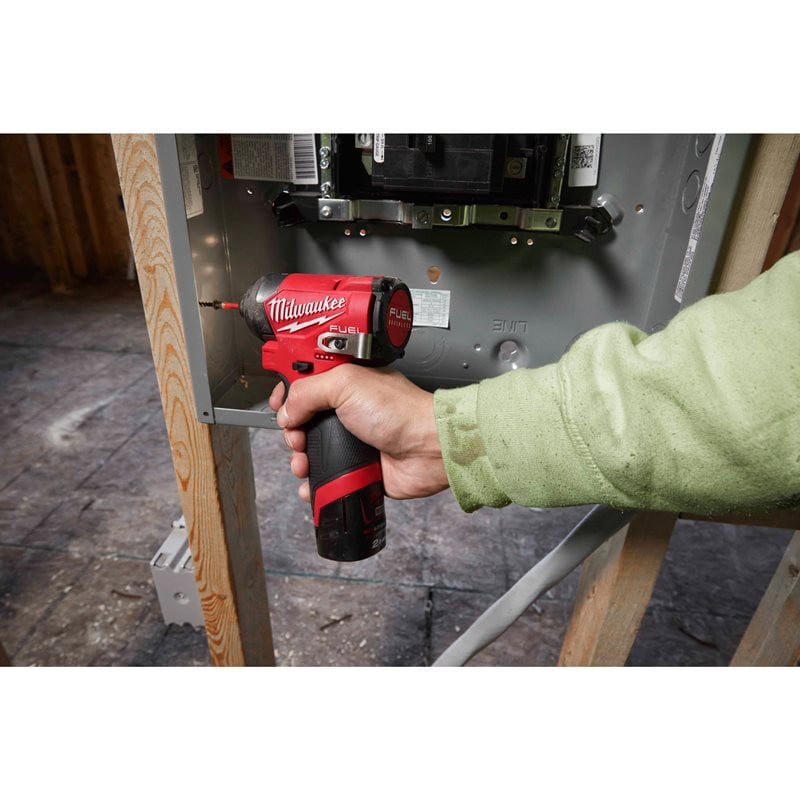 Milwaukee M12 FID2-202X FUEL HEX Šestihranný rázový šroubovák, 2x 2Ah