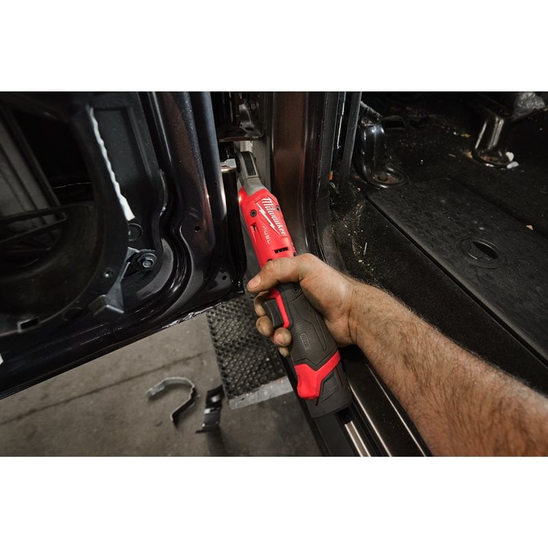 Milwaukee M12 FIR14G2-252B Aku ráčna 1/4" – 61 Nm (2× 2,5 Ah)