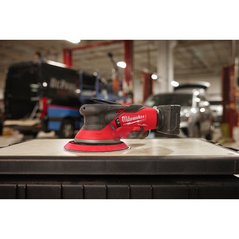 Milwaukee M12 FROS2.5-0 FUEL 150 mm excentrická bruska s oběžným kolem 2,5 mm