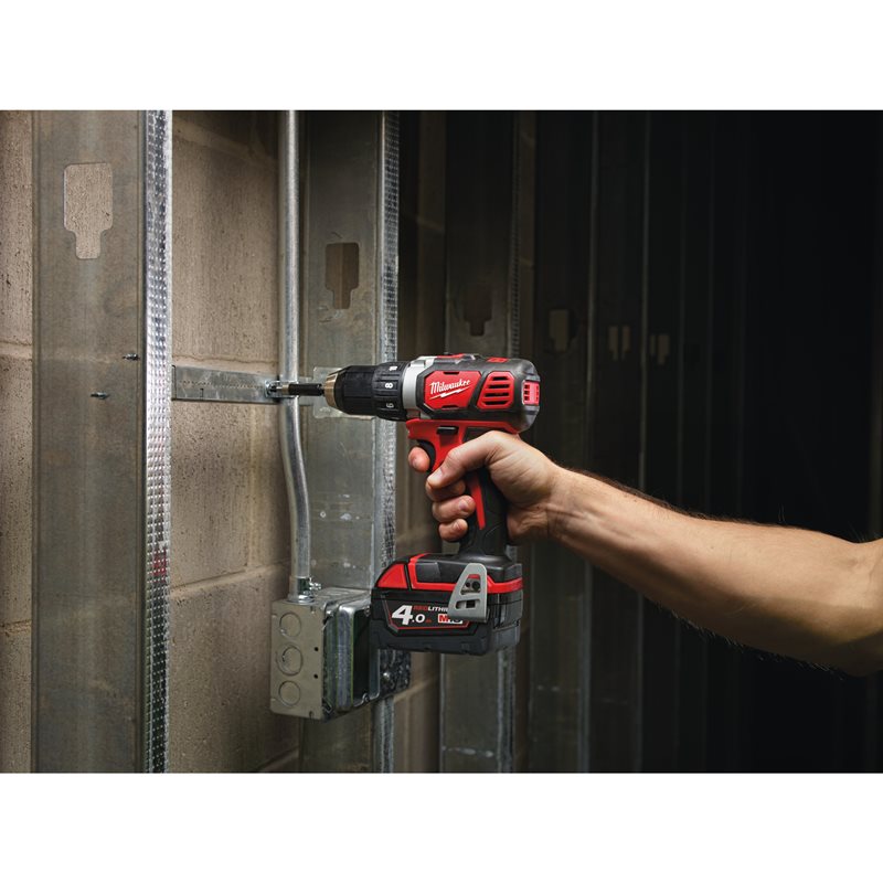 Milwaukee M18 BDD-403 kompaktní vrtací šroubovák