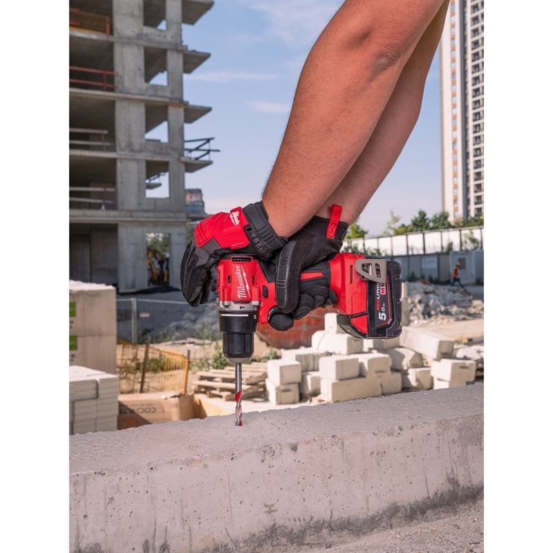 Milwaukee M18 BLPDRC-502C  kompaktní bezuhlíková příklepová vrtačka