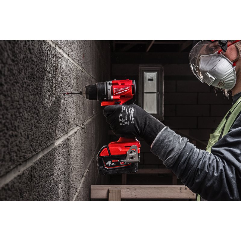 Milwaukee M18 BLPDRC-502C  kompaktní bezuhlíková příklepová vrtačka