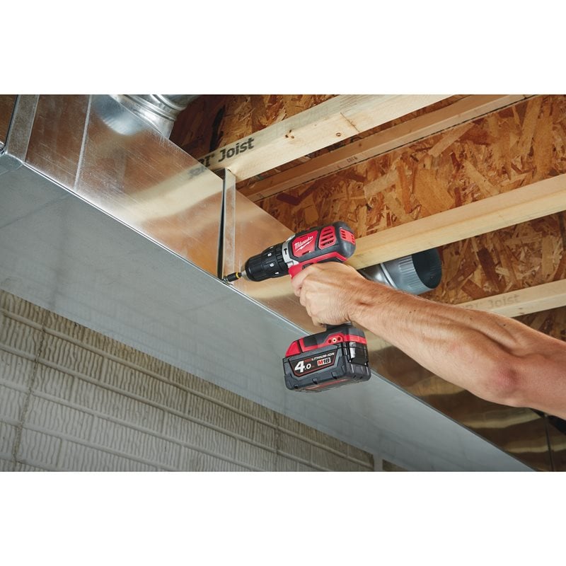 Milwaukee M18 BPD-403  kompaktní příklepová vrtačka