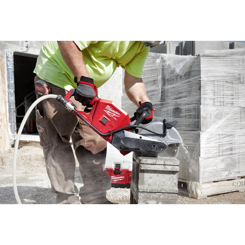 Milwaukee M18 FCOS230-121 rozbrušovací pila