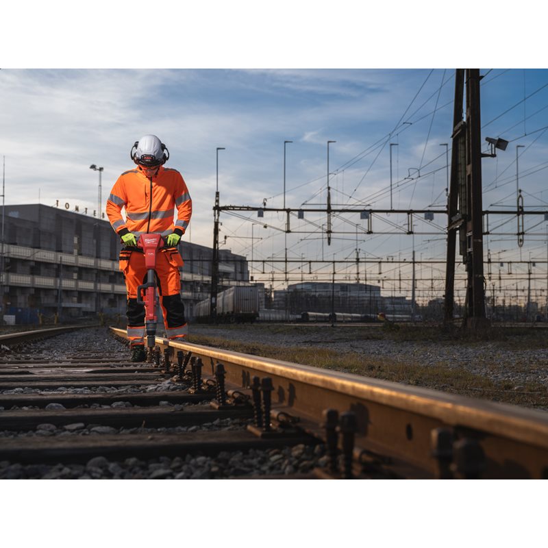 Milwaukee M18 FUEL FHIWF1R-0C 1″ železniční rázový utahovák s pojistným kroužkem