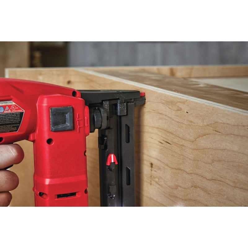 Milwaukee M18 FNCS18GS-202 Sponkovačka s úzkou korunkou