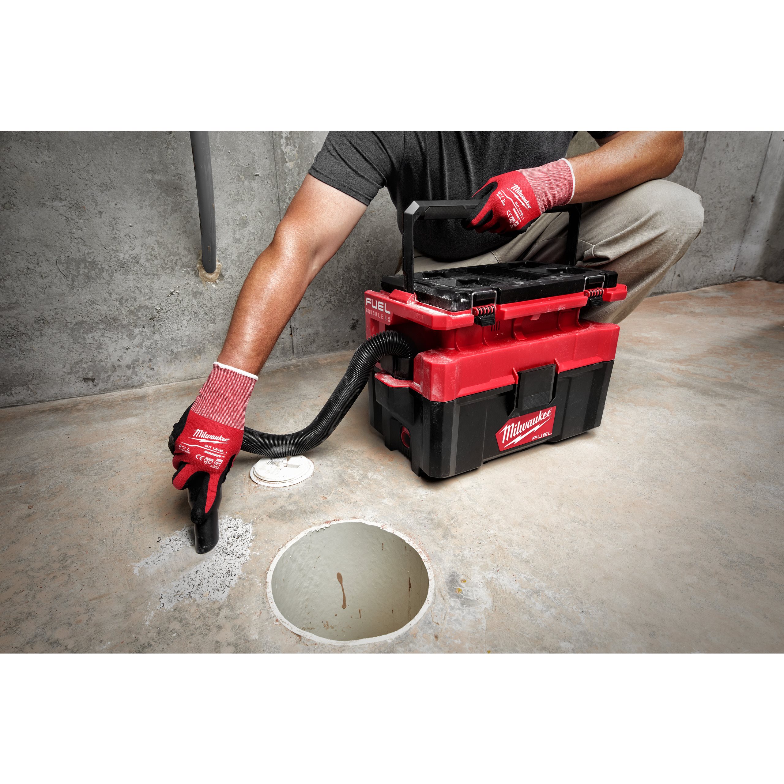 Aspiratore solidi/liquidi M18 FUEL™ PACKOUT™ | M18 FPOVCL | Aspirapolveri |  Milwaukee Tool IT
