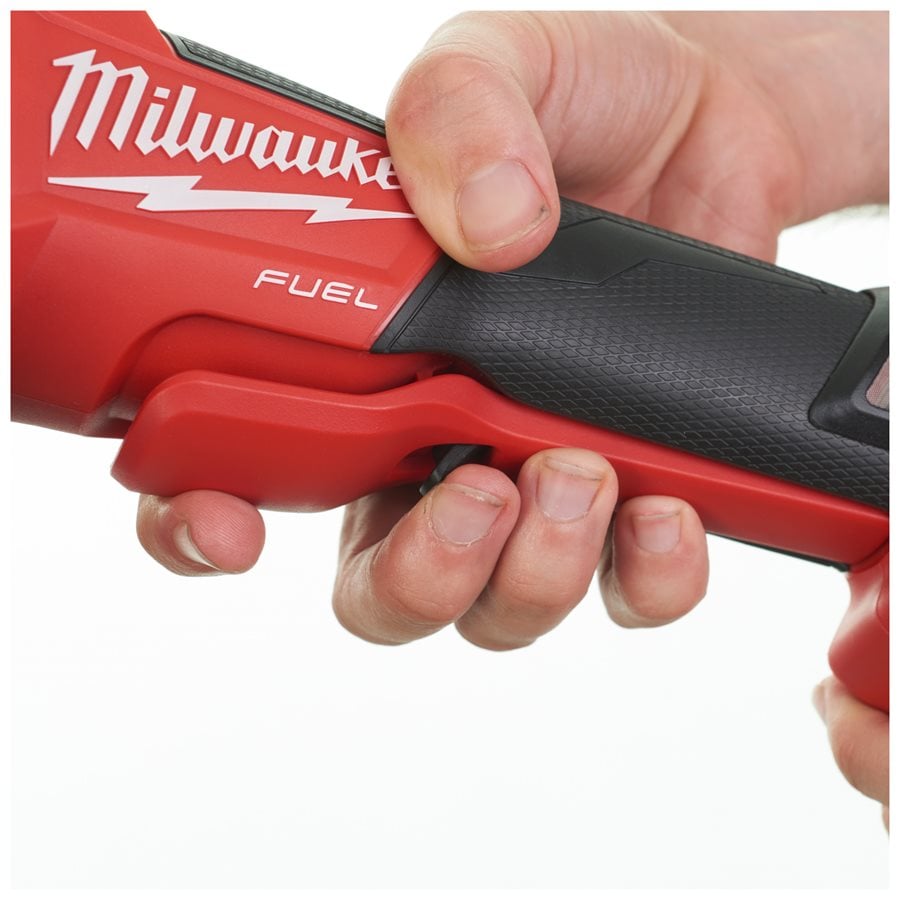 Milwaukee M18 FSAGV115XPDB-0 pri delu