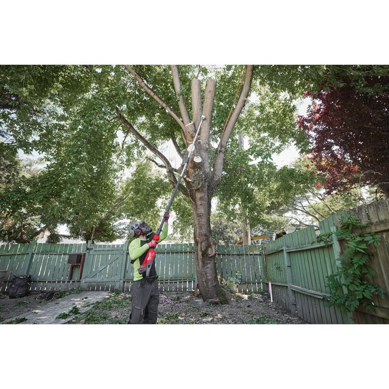 Milwaukee M18 FTPS30-121 teleskopická vyvětvovací pila 30 cm