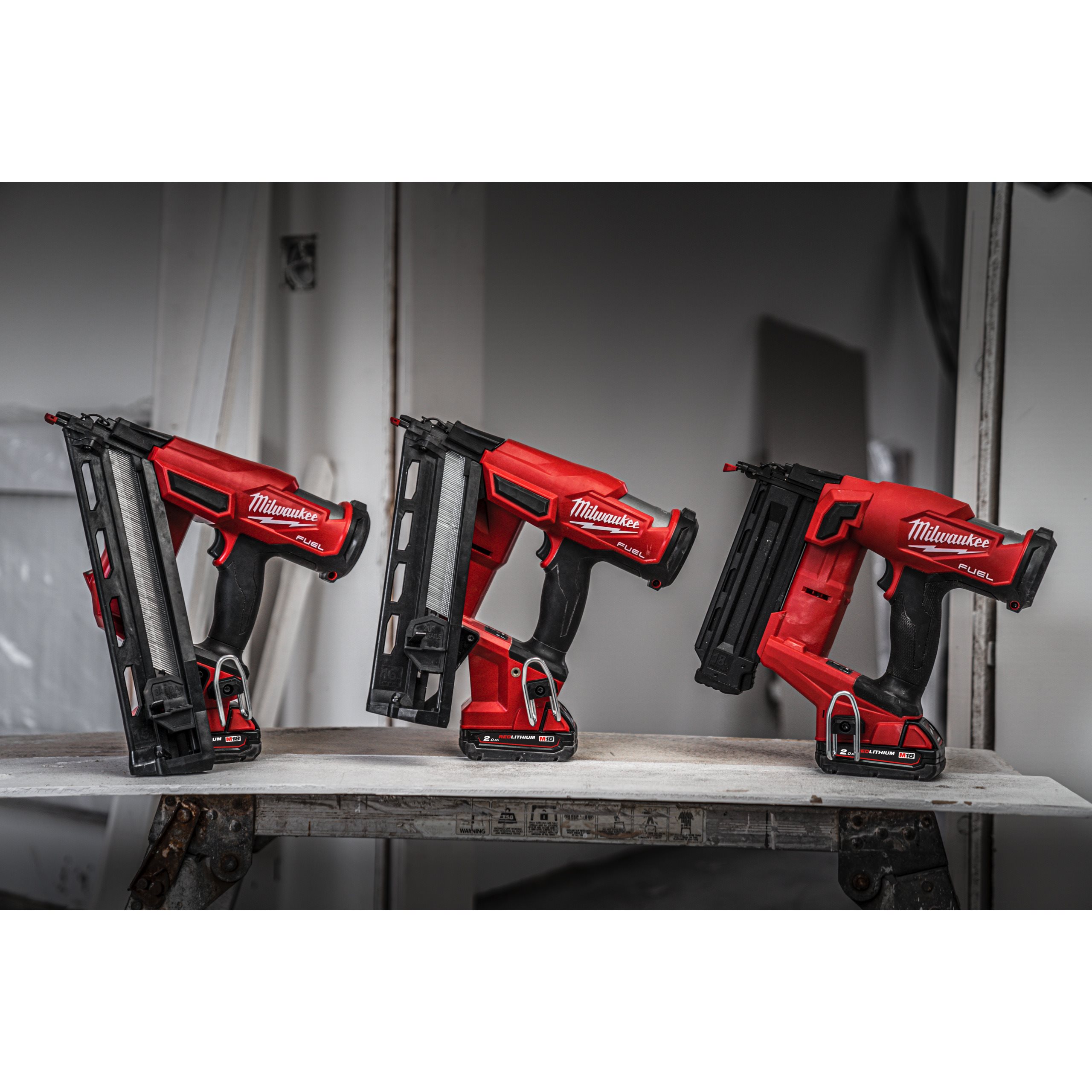 M18 FUEL 16 GA Haakse Spijker afwerkspijkermachine 2 mode Tackers Milwaukee Tool NL