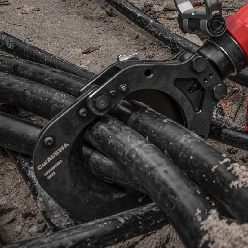 Milwaukee M18 HCC125-801C FORCE LOGIC hydraulické bezpečnostní nůžky na kabely 125 mm