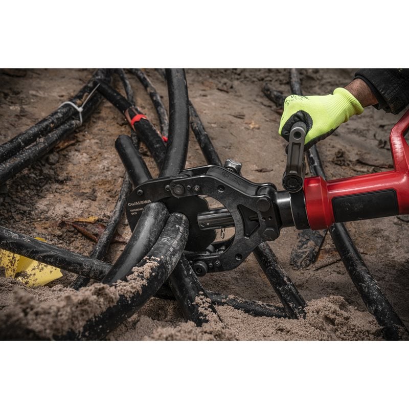 Milwaukee M18 HSFC125R-802C FORCE LOGIC hydraulické bezpečnostní nůžky na kabely 125 mm