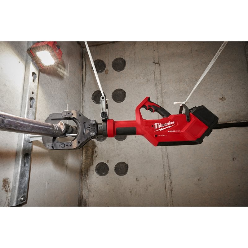 Milwaukee M18 HSFC125R-802C FORCE LOGIC hydraulické bezpečnostní nůžky na kabely 125 mm