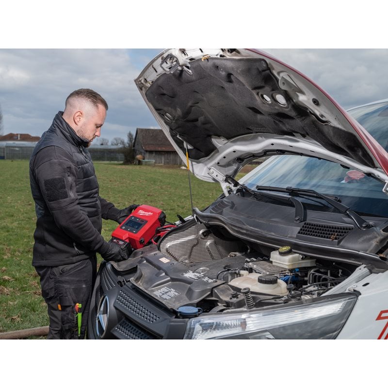 Milwaukee M18 JS2000-0 Startovací zdroj