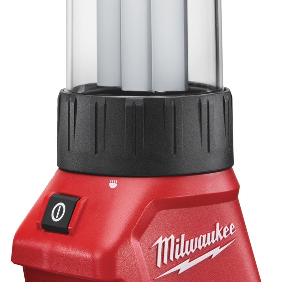 Milwaukee M18 LL-0 pri delu
