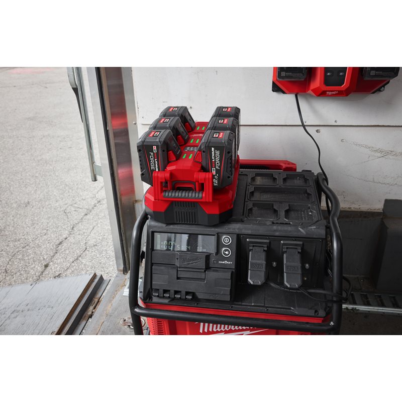 Milwaukee M18 MPC6 PACKOUT rychlonabíječka na 6 akumulátorů