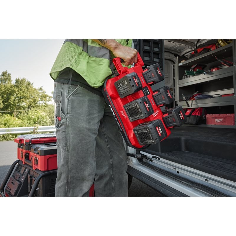 Milwaukee M18 MPC6 PACKOUT rychlonabíječka na 6 akumulátorů