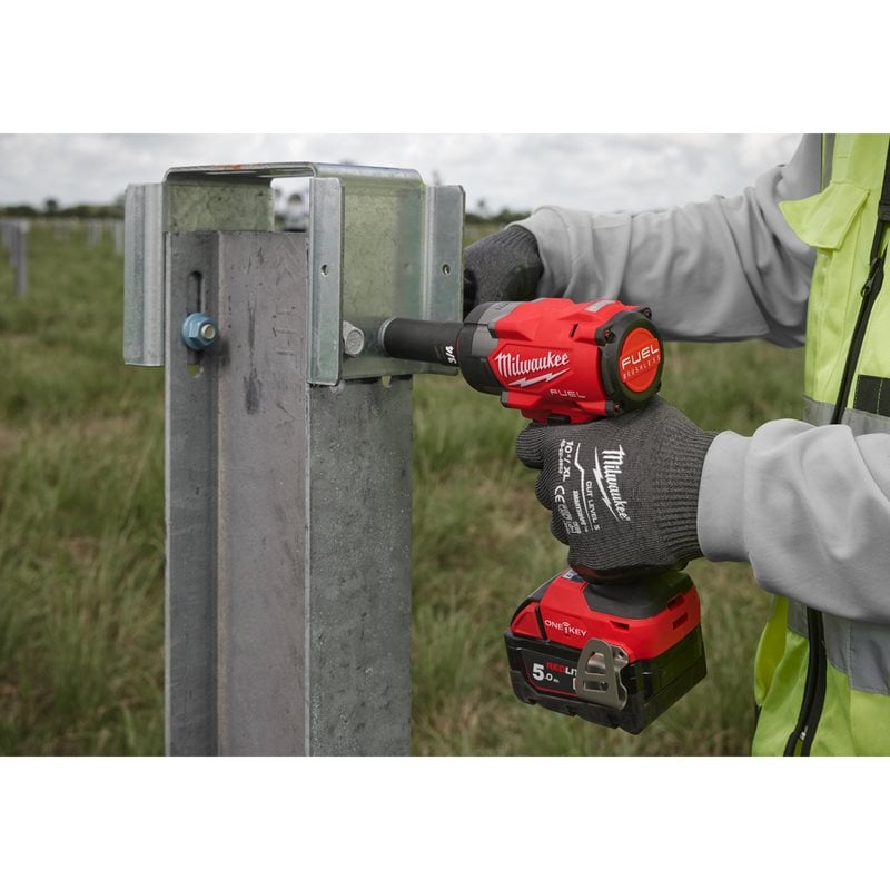 Milwaukee M18 ONEFIW2FC12-0X 1/2 kompaktní rázový utahovák s kontrolovaným točivým momentem