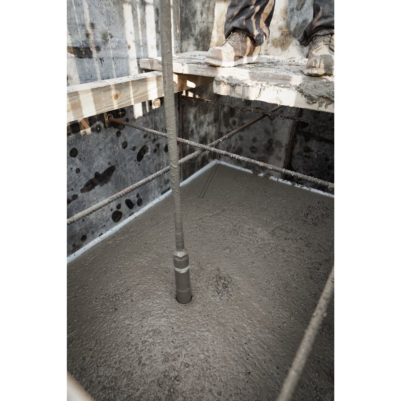 Milwaukee MXF CVBC-0 MX FUEL KUFŘÍKOVÝ PONORNÝ VIBRÁTOR NA BETON