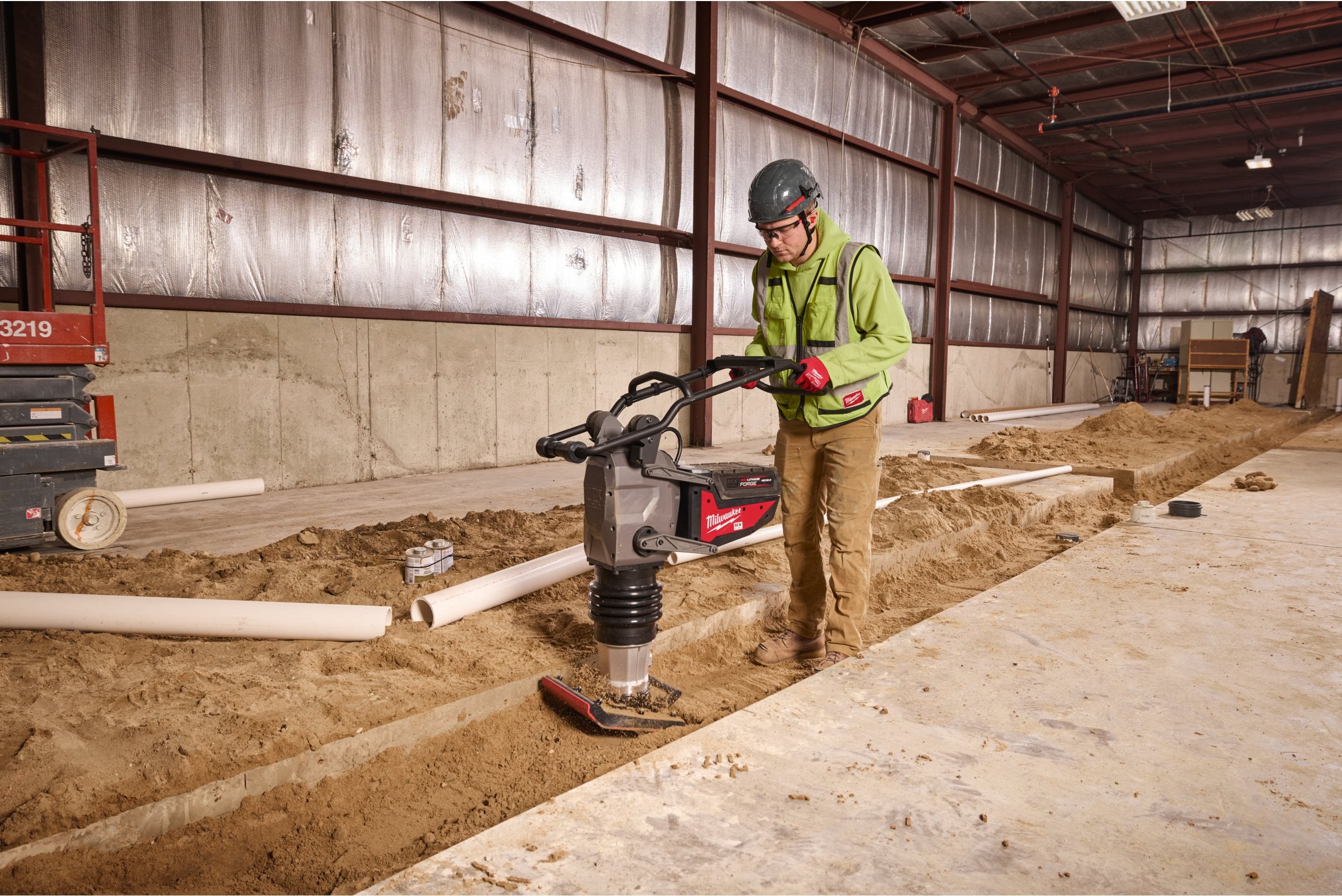Compaction Ram MX FUEL™ Rammer | Compaction | Milwaukee Tool EU
