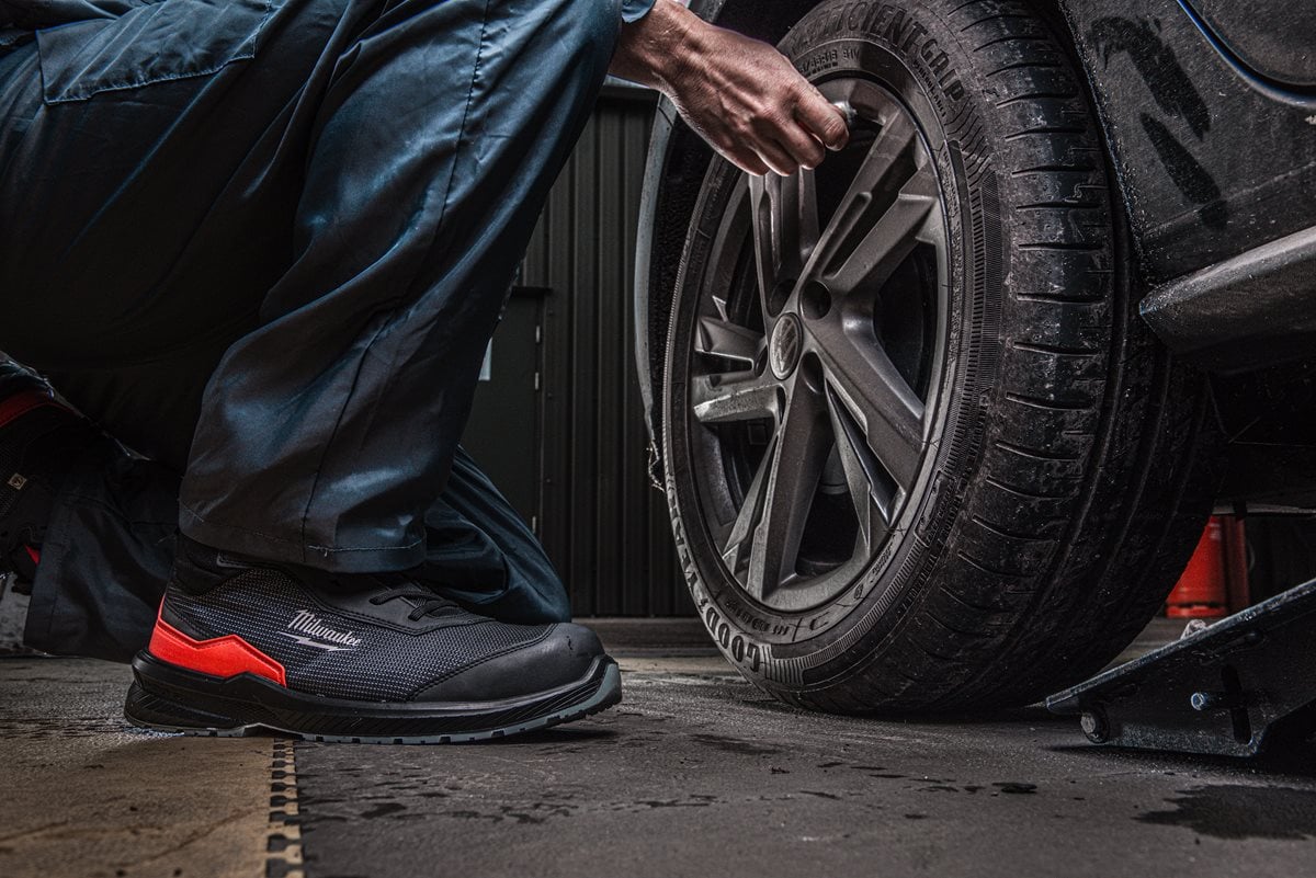 flextred zaščitni čevlji črni SC FO SR ESD Milwaukee