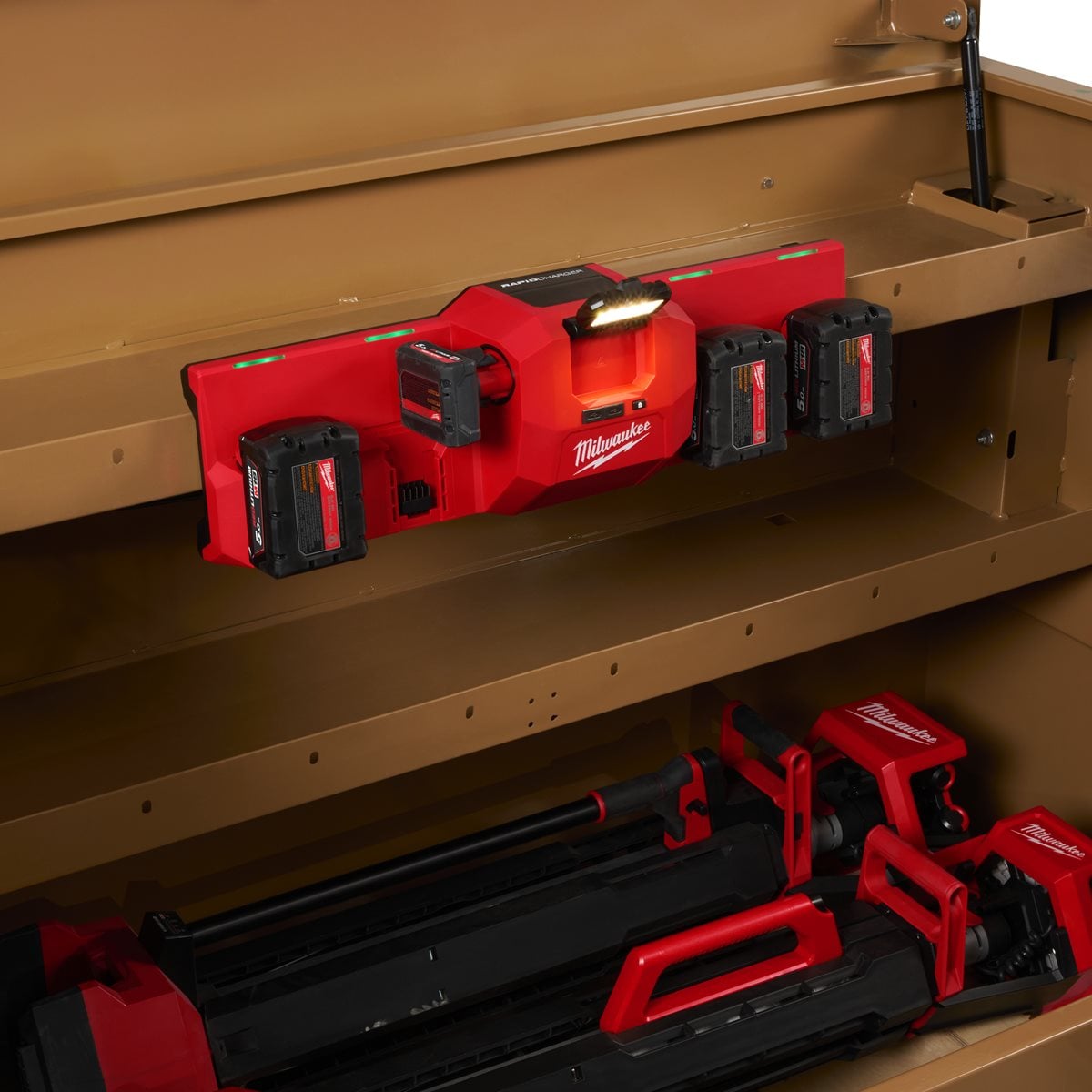Milwaukee M12-18GBC4 M12-18 Gangbox polnilec pri delu