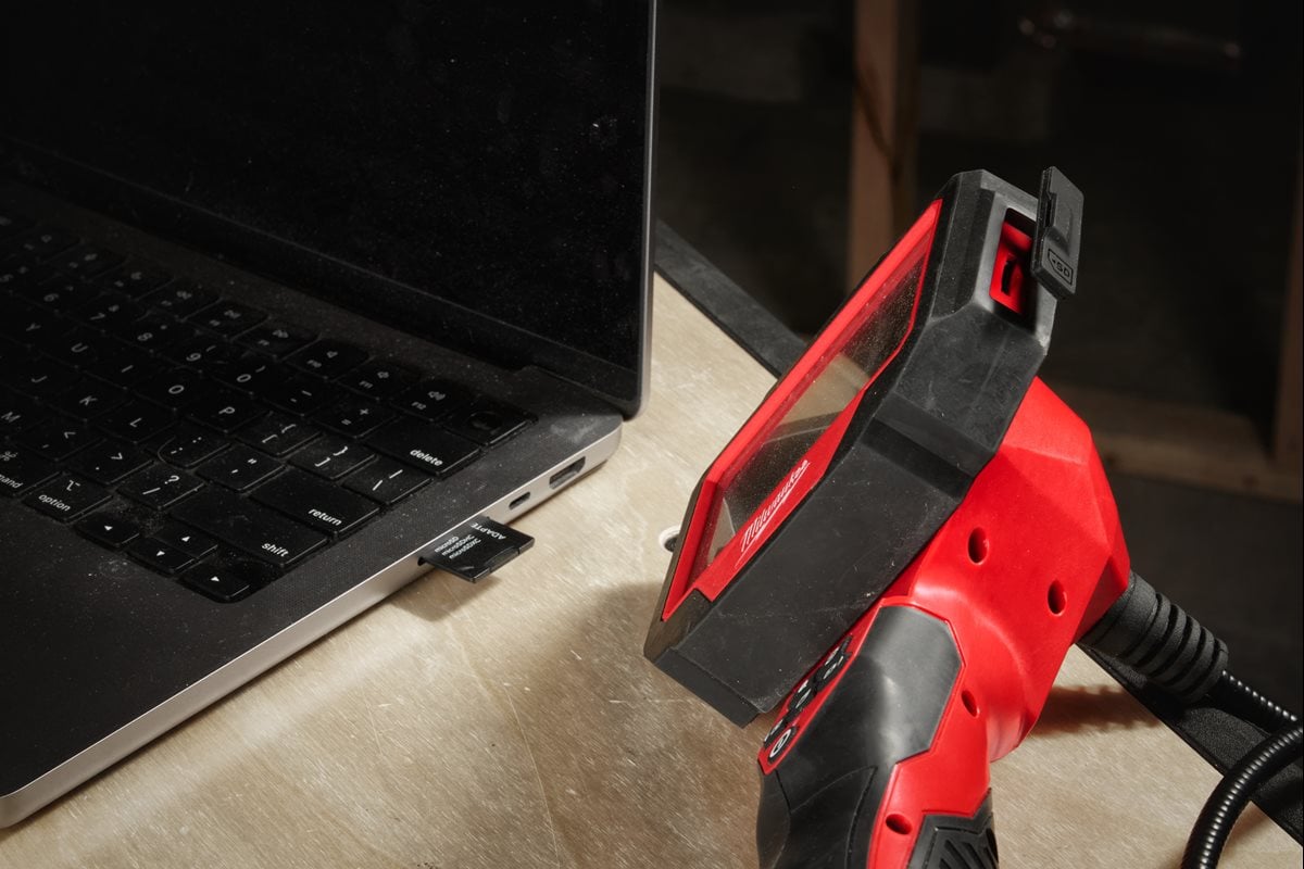Milwaukee M12 360IC12-0C pri delu