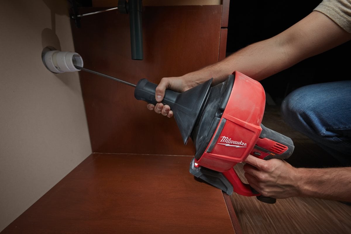 Milwaukee M12 BDC6-0C pri delu