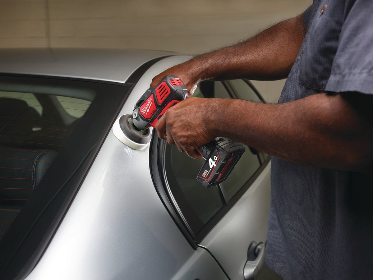 Milwaukee M12 BPS-421X pri delu