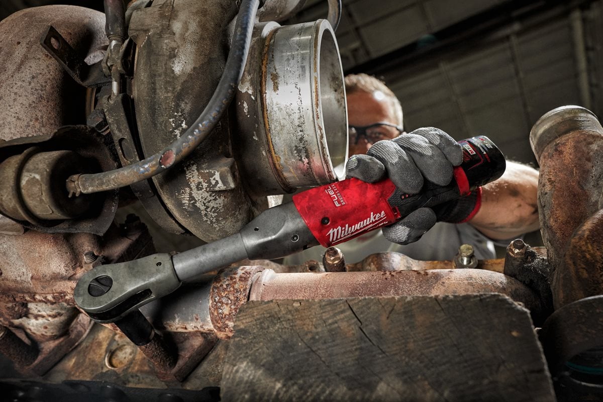 Milwaukee M12 FIR38LR-0 pri delu