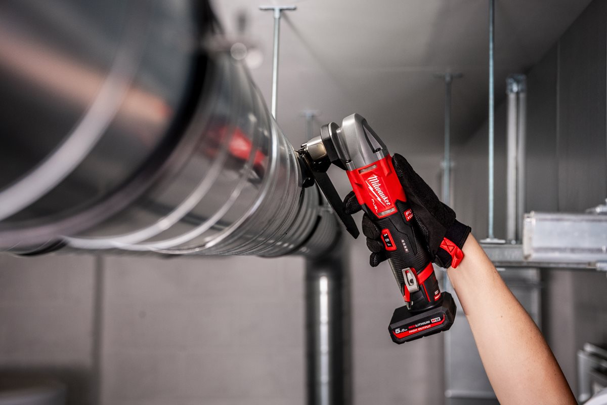 Milwaukee M12 FMS16-0 pri delu