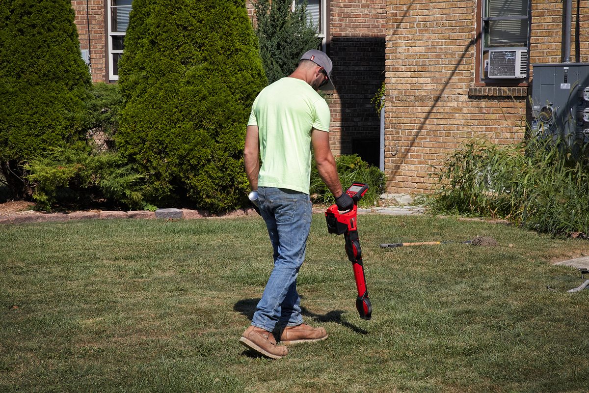 Milwaukee M12 PL-0C pri delu