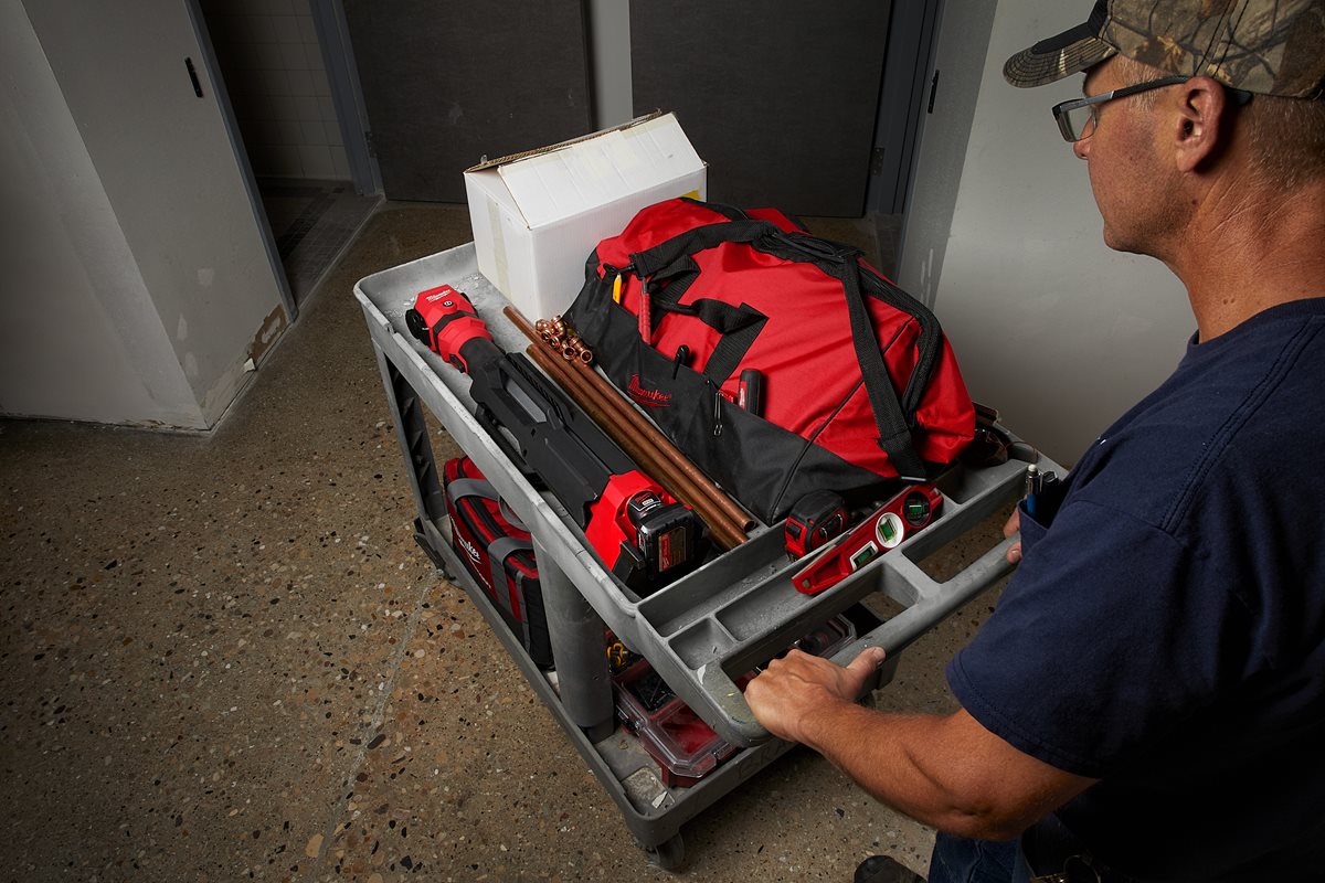 Milwaukee M12 SAL-0 pri delu