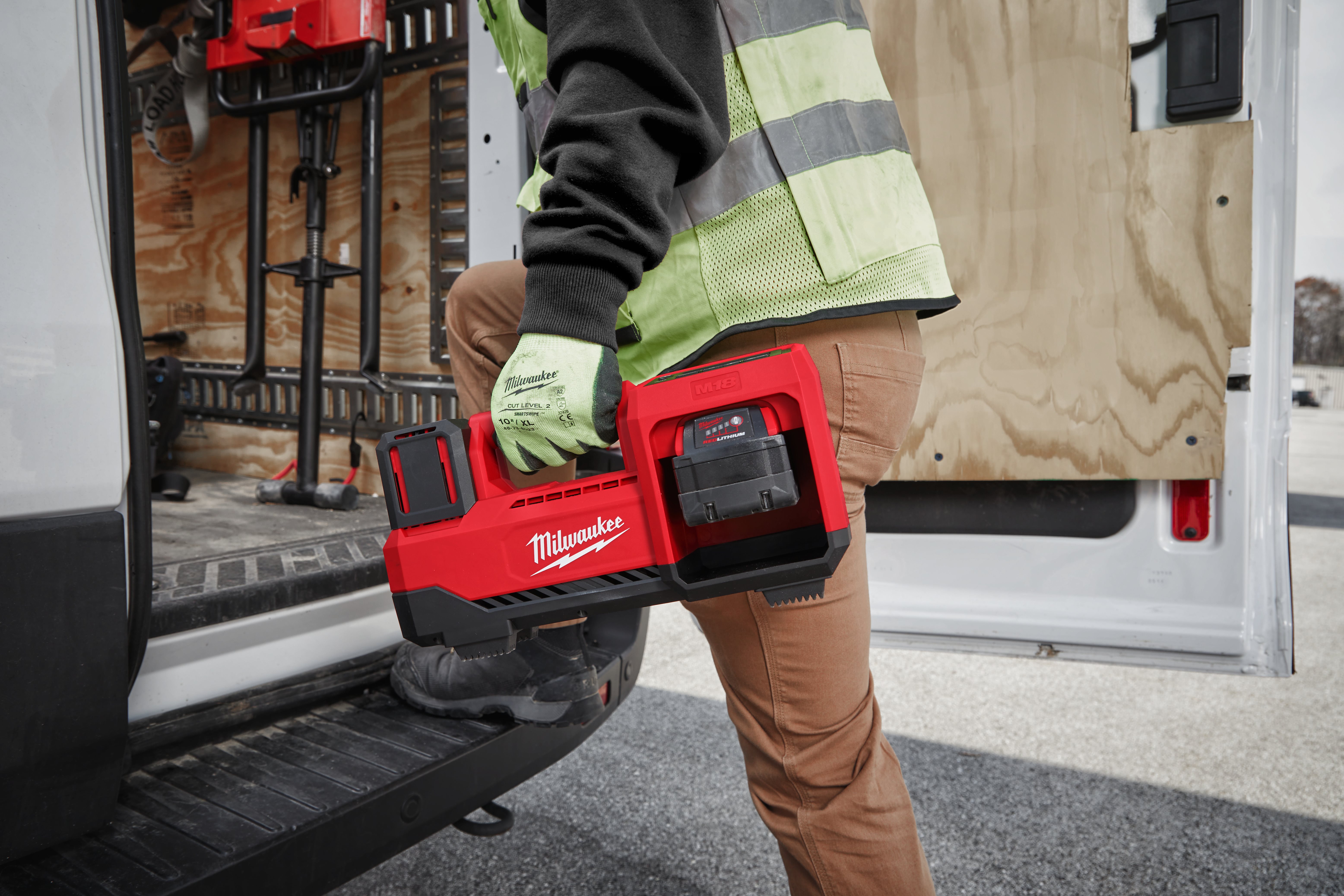 Milwaukee 18v tyre inflator discount