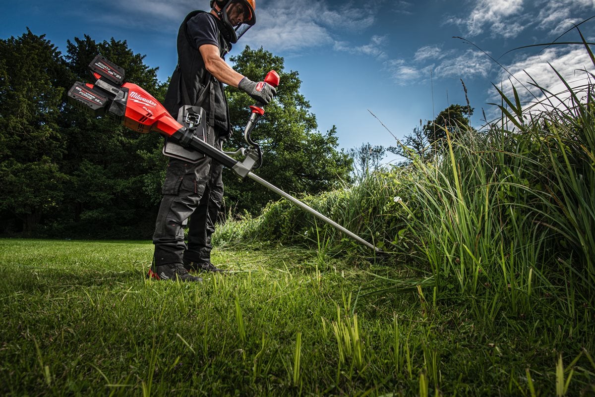 Milwaukee M18 F2BCU-0 pri delu